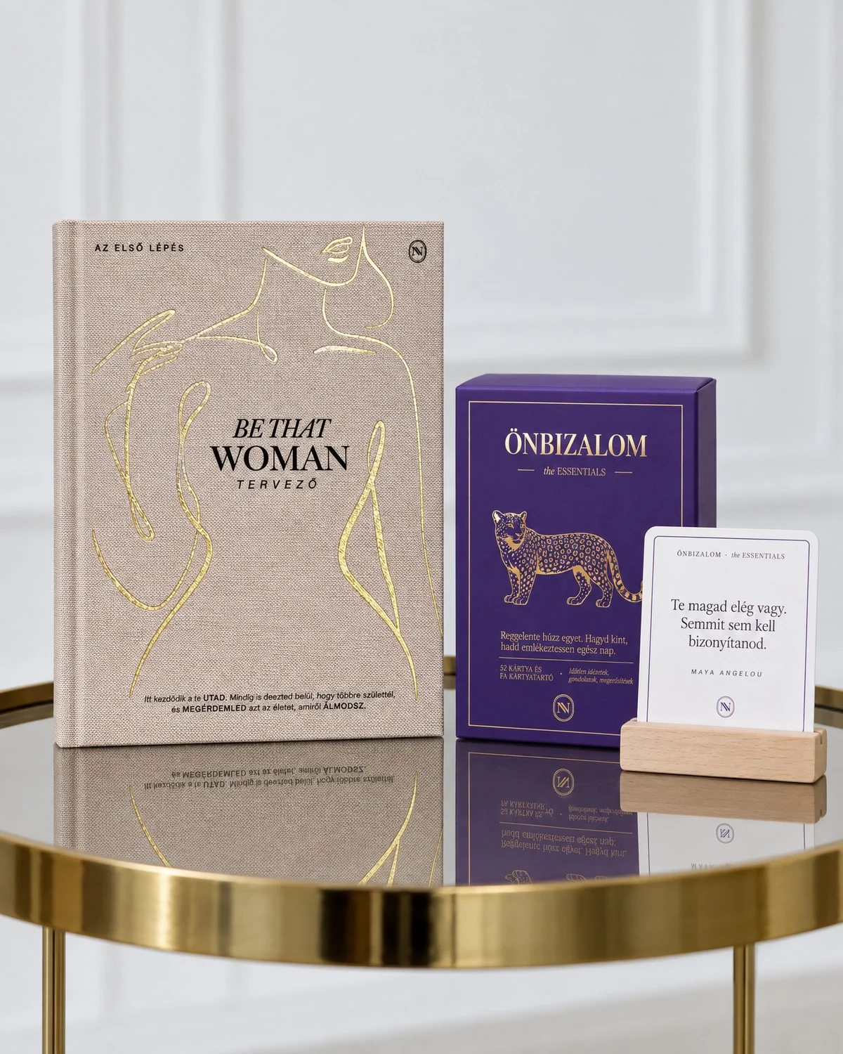 Napló és megerősítő kártya csomag: Be That Woman Cappuccino és Önbizalom megerősítő kártyák fa tartóval